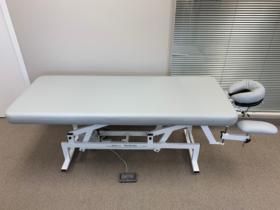 OmniPlinth Classic 2000 Hi-Lo Massage Table